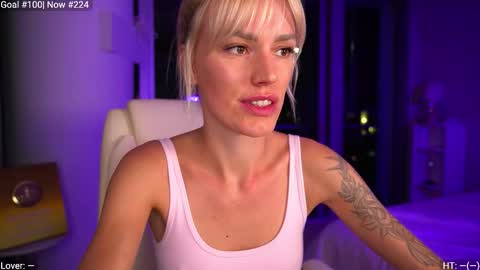 Snapshot of ohbabykelly chatting on February 19, 12:39 am Kelly online show from February 19, 12:39 am