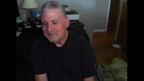 Snapshot of ohfukitsbob chatting on October 3, 5:21 pm ohfukitsbob online show from October 3, 5:21 pm