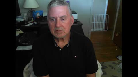 Snapshot of ohfukitsbob chatting on October 9, 8:29 pm ohfukitsbob online show from October 9, 8:29 pm