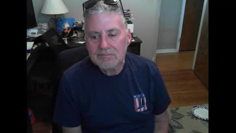 Snapshot of ohfukitsbob chatting on October 14, 2:18 pm ohfukitsbob online show from October 14, 2:18 pm