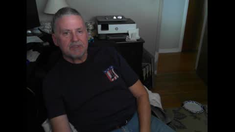 Snapshot of ohfukitsbob chatting on October 24, 4:25 pm ohfukitsbob online show from October 24, 4:25 pm