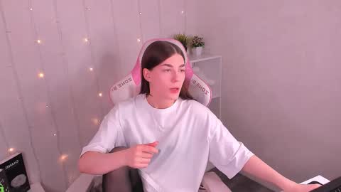 Snapshot of ohh_my_vens chatting on March 25, 11:55 pm KAYA. online Tu We Th Fr Sa 0100AM - 0800AM Time zone of Germany Munich online show from March 25, 11:55 pm