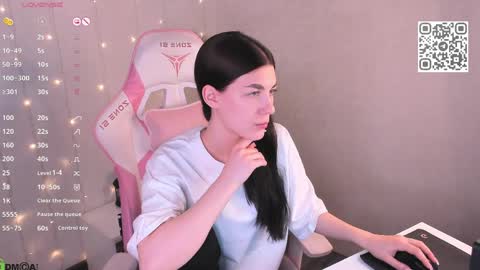 Snapshot of ohh_my_vens chatting on April 1, 12:11 am KAYA. online Tu We Th Fr Sa 0100AM - 0800AM Time zone of Germany Munich online show from April 1, 12:11 am