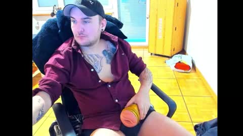 Chris online show from December 2, 7:03 am