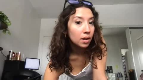 Snapshot of ohmillieevanillie chatting on June 19, 4:55 pm ohmillieevanillie online show from June 19, 4:55 pm