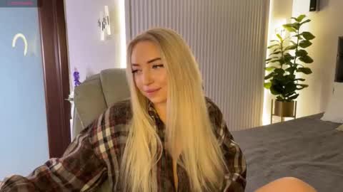 Emma online show from November 19, 1:16 am