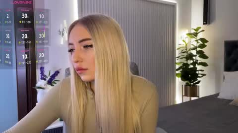 Emma online show from November 21, 1:04 am