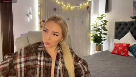 Emma online show from December 22, 1:13 am