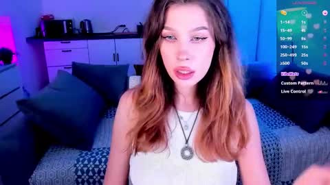 Snapshot of ohmymiami_ chatting on October 29, 11:39 pm Light online show from October 29, 11:39 pm