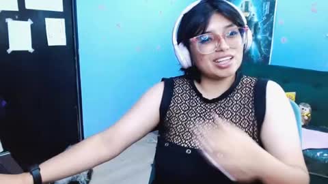 Snapshot of ohmysqueak chatting on May 28, 9:34 pm ohmysqueak online show from May 28, 9:34 pm