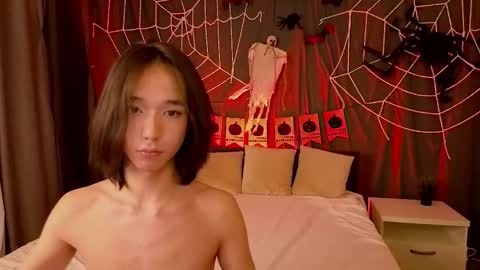 Snapshot of okerriella chatting on October 29, 1:57 pm Ami online show from October 29, 1:57 pm