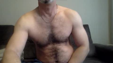 Snapshot of oktobus74 chatting on April 11, 6:29 am oktobus74 online show from April 11, 6:29 am
