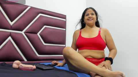 Snapshot of olaia_ chatting on January 14, 12:24 pm Olaia online show from January 14, 12:24 pm