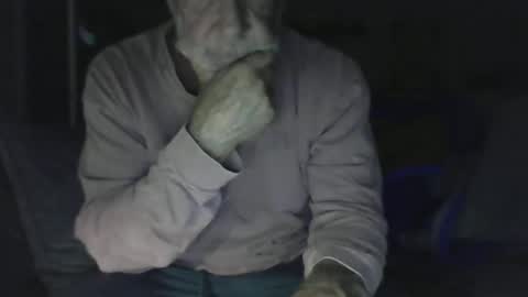Snapshot of old_bald63 chatting on April 26, 8:34 am old_bald63 online show from April 26, 8:34 am