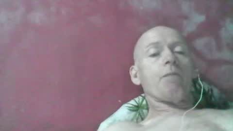 Snapshot of oldbuthorny62 chatting on June 17, 3:42 am oldbuthorny62 online show from June 17, 3:42 am
