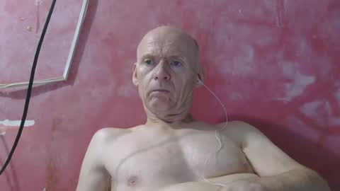 Snapshot of oldbuthorny62 chatting on June 18, 4:35 am oldbuthorny62 online show from June 18, 4:35 am