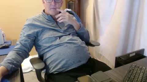 Snapshot of olderandwiser chatting on December 20, 6:56 pm Older and Wiser online show from December 20, 6:56 pm