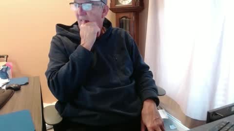 Snapshot of olderandwiser chatting on January 2, 3:51 pm Older and Wiser online show from January 2, 3:51 pm