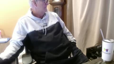 Snapshot of olderandwiser chatting on January 14, 2:29 am Older and Wiser online show from January 14, 2:29 am