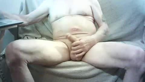 Snapshot of oldercock1411 chatting on March 27, 5:34 pm oldercock1411 online show from March 27, 5:34 pm