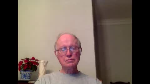 Snapshot of olderthandirt69 chatting on December 27, 3:42 am olderthandirt69 online show from December 27, 3:42 am
