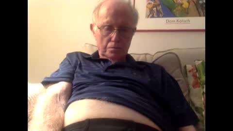 Snapshot of olderthandirt69 chatting on February 10, 2:52 am olderthandirt69 online show from February 10, 2:52 am