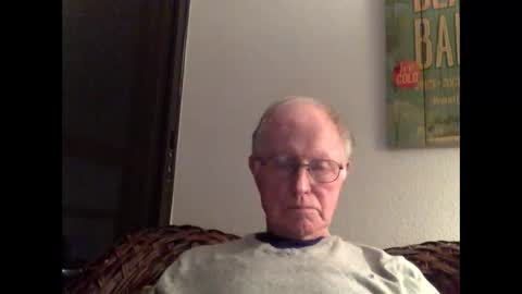 Snapshot of olderthandirt69 chatting on February 14, 2:39 am olderthandirt69 online show from February 14, 2:39 am