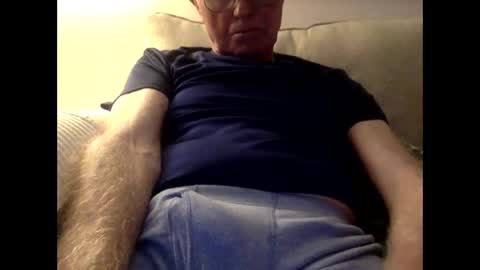 Snapshot of olderthandirt69 chatting on March 5, 2:57 am olderthandirt69 online show from March 5, 2:57 am