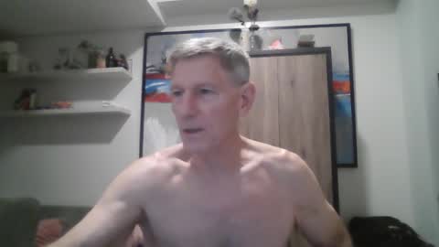 Snapshot of oldgeorge chatting on September 25, 8:51 am George online show from September 25, 8:51 am