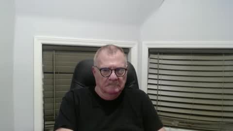 Snapshot of oldguybigd chatting on September 23, 3:53 am oldguybigd online show from September 23, 3:53 am