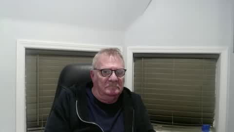 Snapshot of oldguybigd chatting on January 7, 4:48 am oldguybigd online show from January 7, 4:48 am
