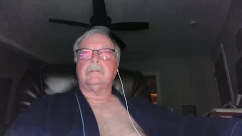 Snapshot of oldlakeguy chatting on March 11, 2:21 am OldLakeGuy online show from March 11, 2:21 am