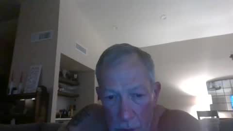 Snapshot of oldmanmeataz chatting on April 28, 2:27 am oldmanmeataz online show from April 28, 2:27 am