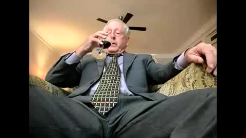 Snapshot of oldsubman chatting on February 11, 1:20 am oldsubman online show from February 11, 1:20 am