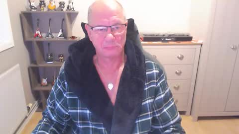 oldveteranuk online show from September 10, 5:29 am