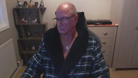 oldveteranuk online show from September 14, 5:39 am