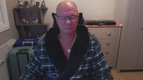 oldveteranuk online show from September 16, 4:35 am