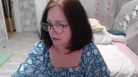 Snapshot of olgahottie chatting on July 3, 11:55 pm OlgaHottie online show from July 3, 11:55 pm