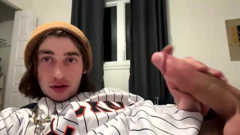 oliboy34 online show from December 18, 2:06 am