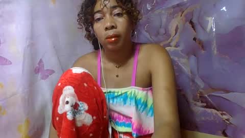 Snapshot of olinaa chatting on June 28, 10:54 am olinaa online show from June 28, 10:54 am