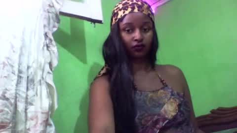 olinah610 online show from October 12, 7:07 am