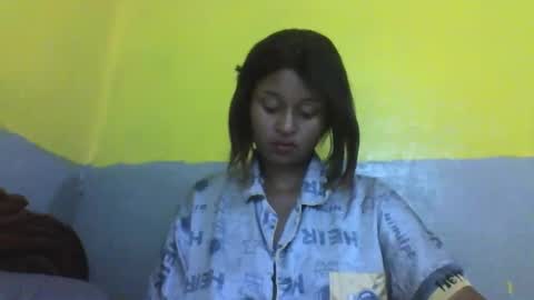 Snapshot of olinah610 chatting on February 13, 8:27 pm olinah610 online show from February 13, 8:27 pm