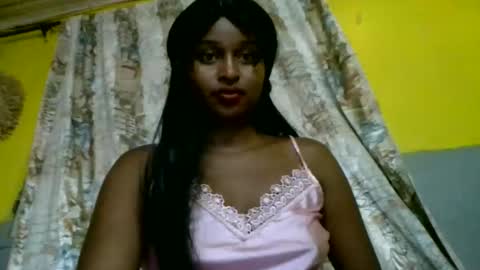 Snapshot of olinah610 chatting on February 19, 8:16 pm olinah610 online show from February 19, 8:16 pm