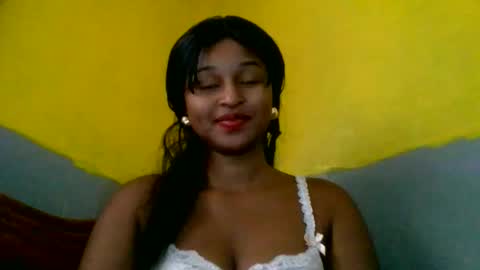 Snapshot of olinah610 chatting on March 1, 8:38 am olinah610 online show from March 1, 8:38 am