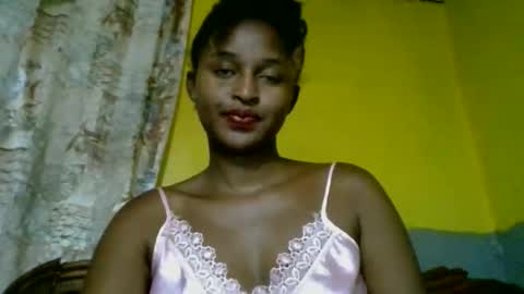 Snapshot of olinah610 chatting on March 3, 7:53 pm olinah610 online show from March 3, 7:53 pm