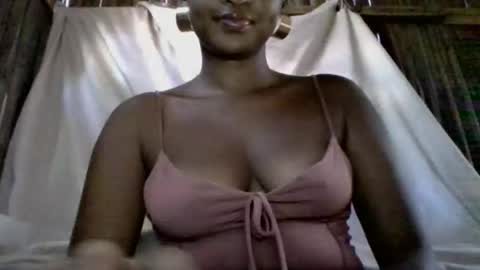 Snapshot of olinah610 chatting on April 17, 6:27 am olinah610 online show from April 17, 6:27 am