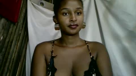 Snapshot of olinah610 chatting on April 26, 6:22 am olinah610 online show from April 26, 6:22 am