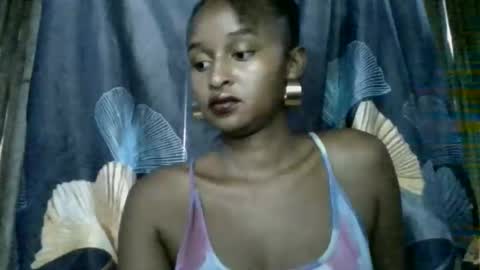 Snapshot of olinah610 chatting on April 27, 11:08 am olinah610 online show from April 27, 11:08 am
