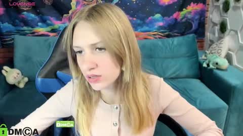 Olisa fox online show from October 19, 7:25 pm