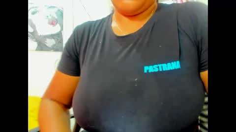 olivahot30 online show from December 3, 6:49 pm